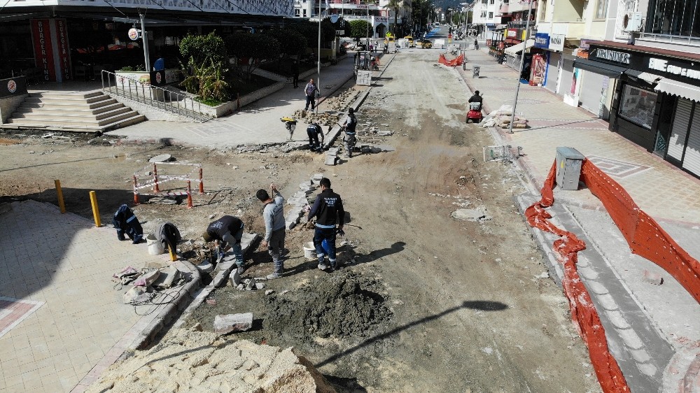 Marmaris’te fen işleri ekipleri aralıksız çalışıyor 