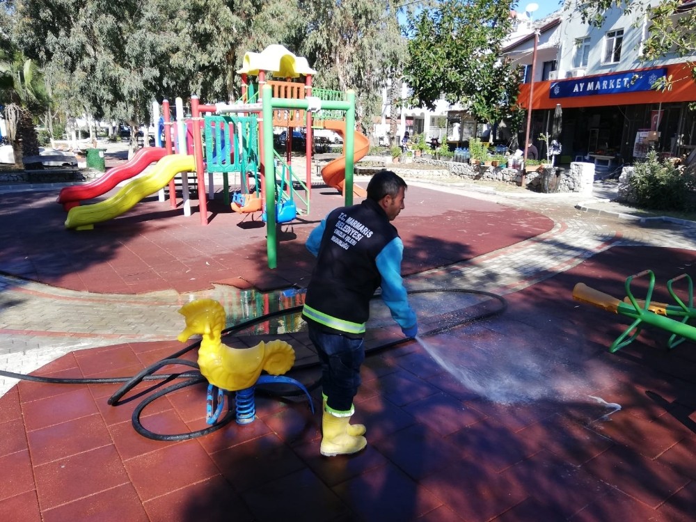 Marmaris’te kırsal mahalleler dezenfekte ediliyor 