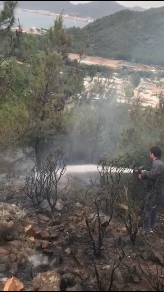 Marmaris’te makilik alanda yangın çıktı 
