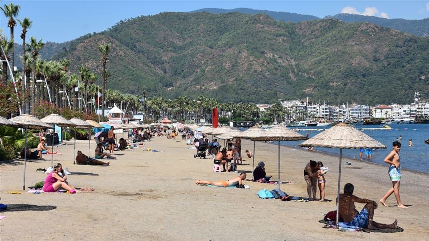 Marmaris'te tatilciler sokağa çıkma kısıtlamasından muaf tutuldu