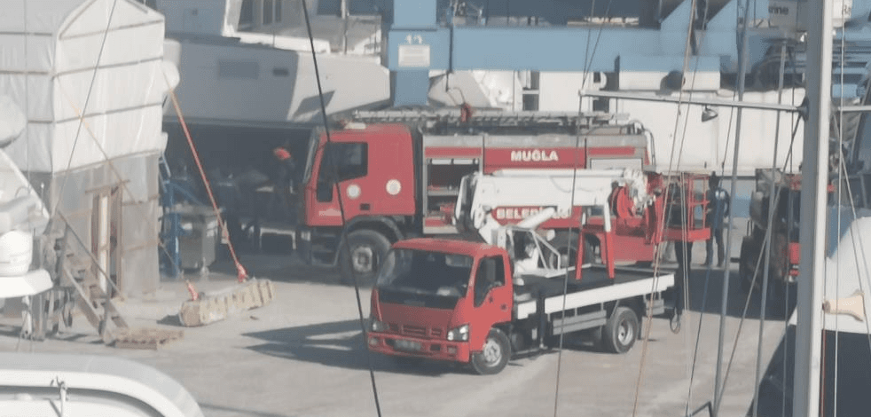 Marmaris'te yangın: Tekne küle döndü