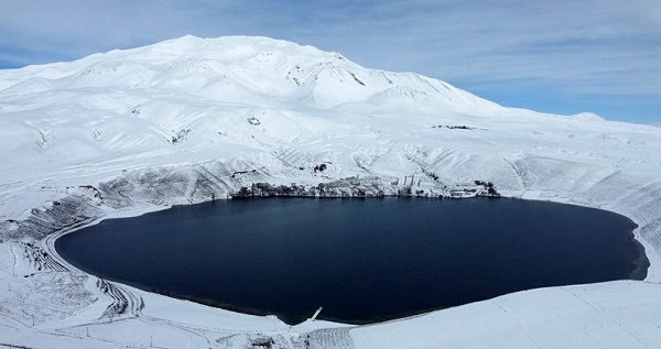 Mart ayından kış manzarası: Aygır Gölü