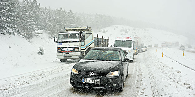 Mart kapıdan baktırdı