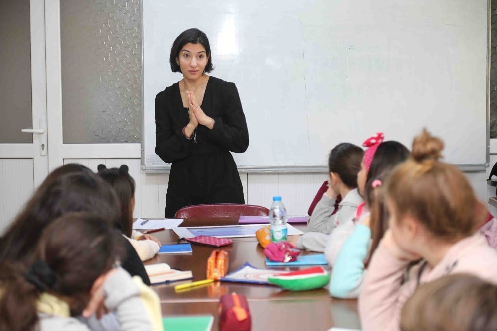 Masal atölyesi ile hayal güçleri artıyor 