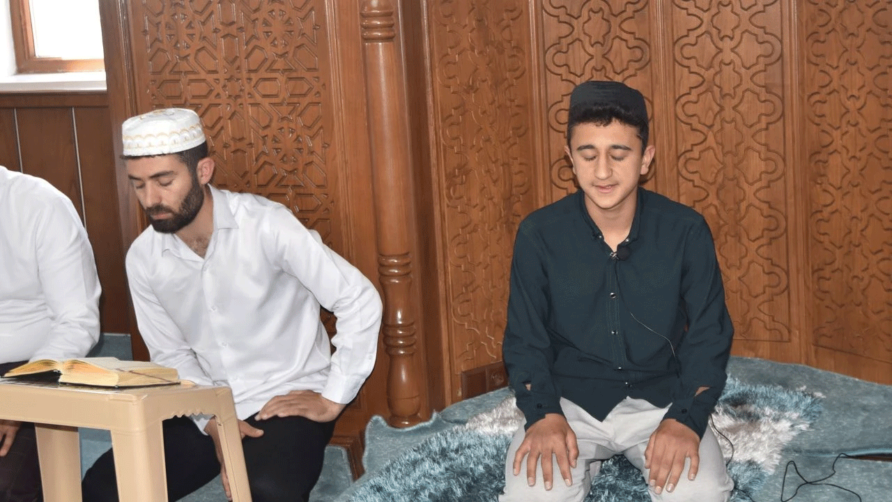 Maşallah! Kur'an-ı Kerim'i bir günde hatmetti