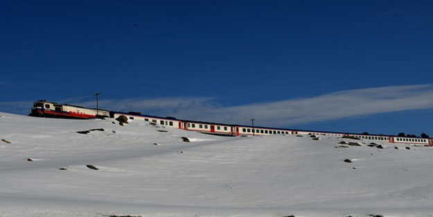 Masalsı tren yolculuğunun gizli kahramanları! Durup dinlenmeden çalışıyorlar