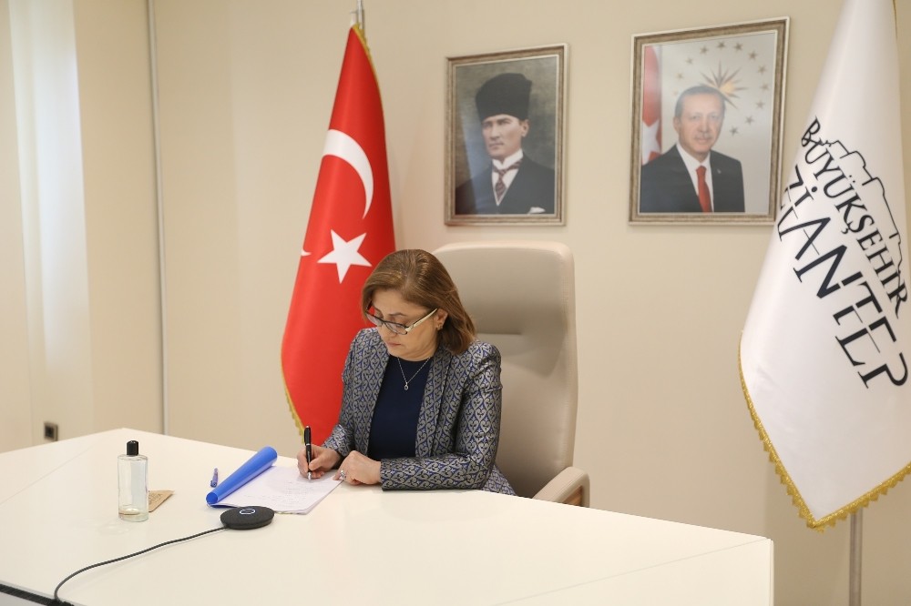 Maske sıkıntısı yaşayan Avrupa’ya korona virüs dersi 