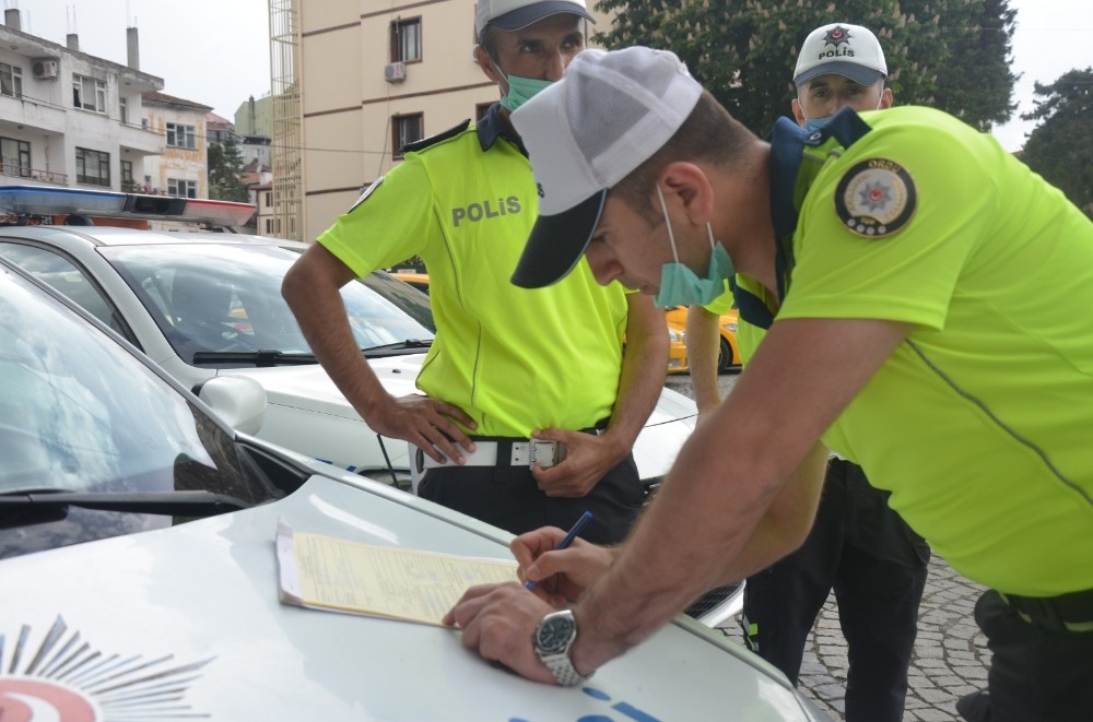 Maske takmayanlara ceza yağdı 