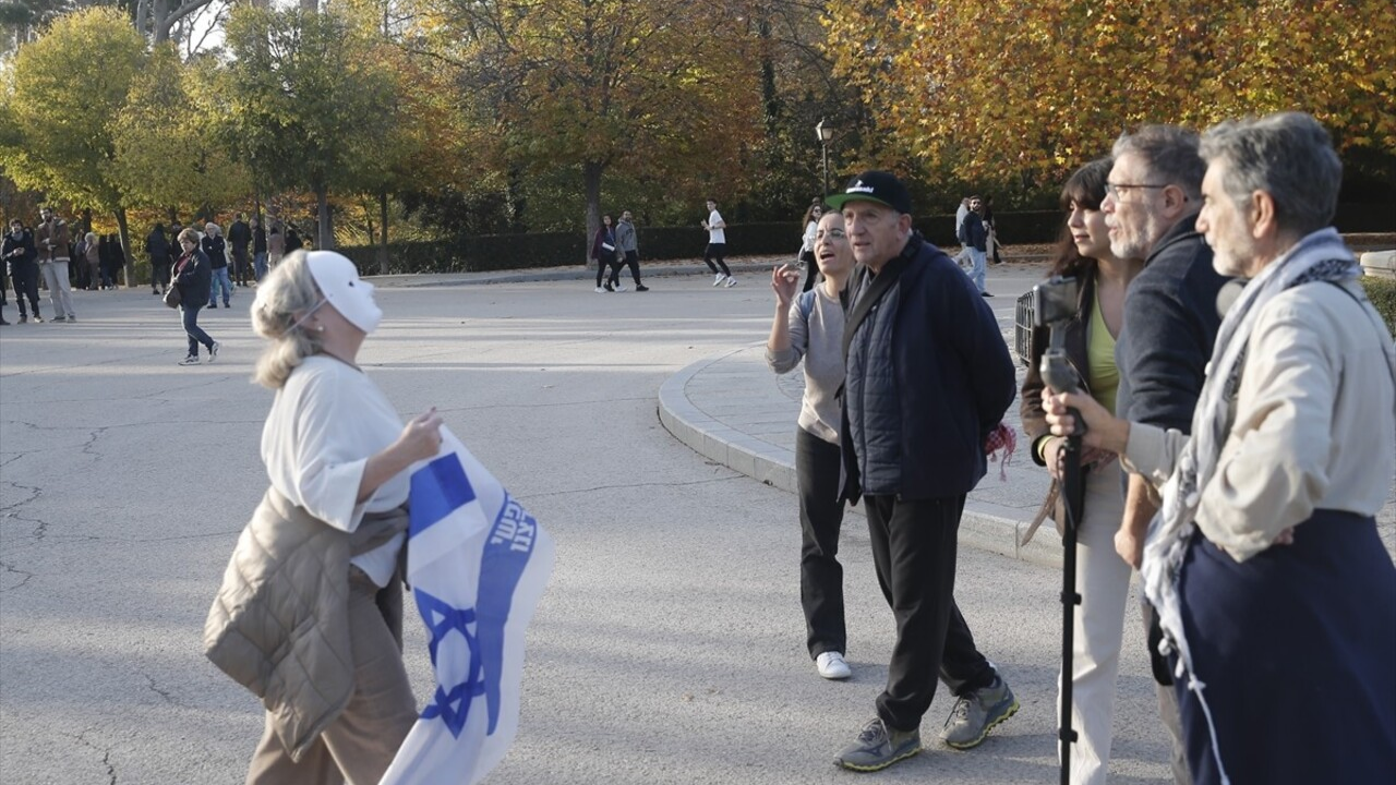 Maskeli provokatör Gazze yürüyüşüne daldı! Ona öyle bir ders verdiler ki…