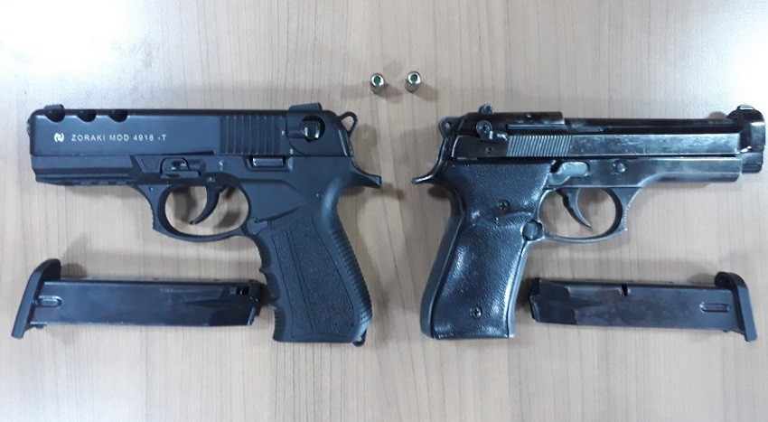 Maskeli soyguncular polisten kaçamadı 