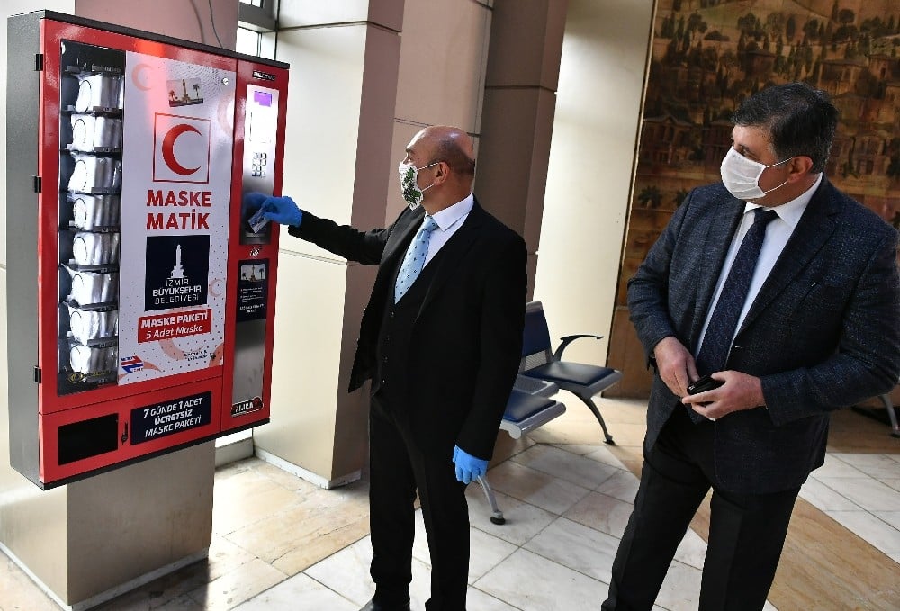 Maskematikler şimdide Karşıyaka’da 