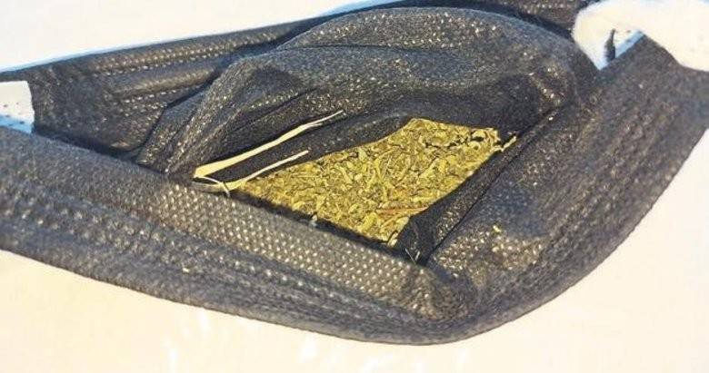 Maskesinin altından uyuşturucu çıktı
