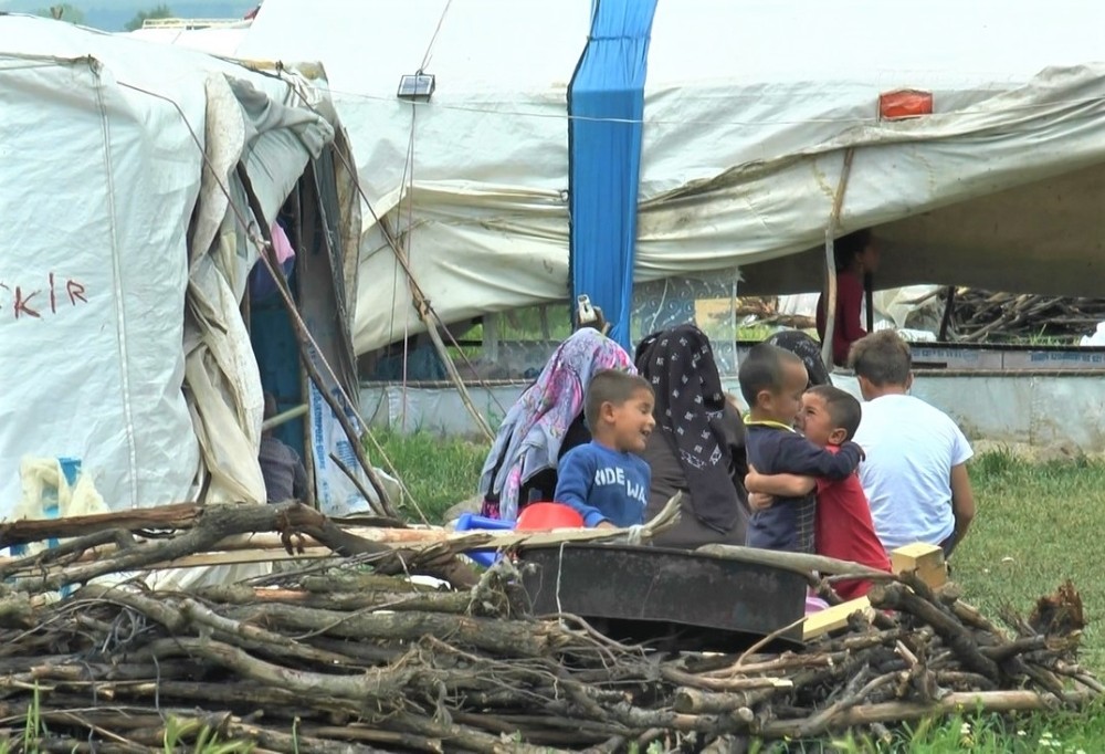 Maskesiz, sosyal mesafesiz karantina 