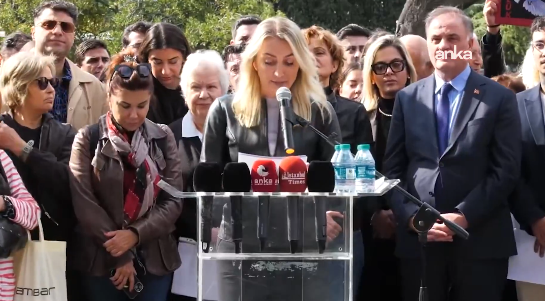 ‘Mason Üstadı’ içeri alınınca panikledi! Dilek İmamoğlu o kolyeyi çıkarıp attı