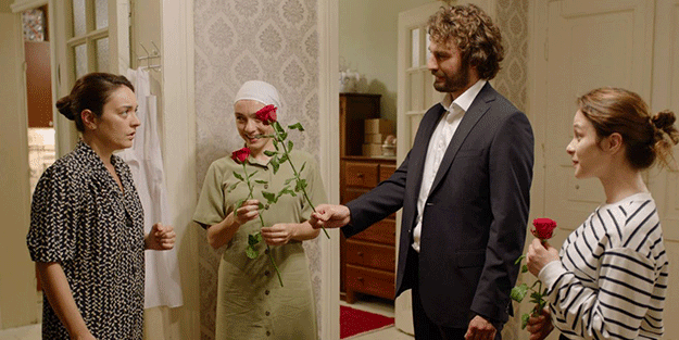 Masumlar Apartmanı'ndan ayrılacağı iddia edilen Ezgi Mola ile ilgili açıklama!