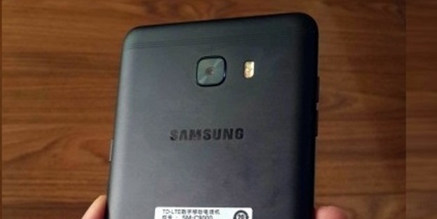 Mat siyah renkli Galaxy C9 Pro sızdırıldı