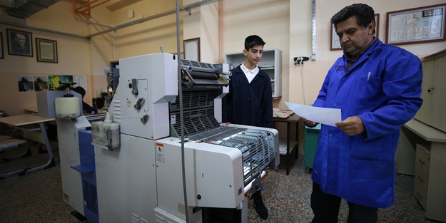 Matbaa atölyesinde geleceğe hazırlanıyorlar