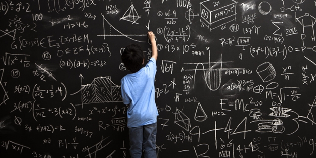 Matematik ve İngilizceyi yapay zekalı uygulamayla öğretmeyi hedefliyorlar