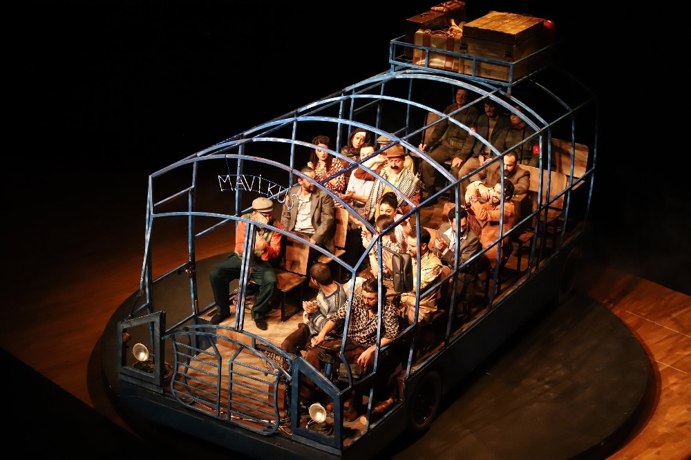 “Mavi Kuş” Konyalı tiyatro severlerle buluştu 