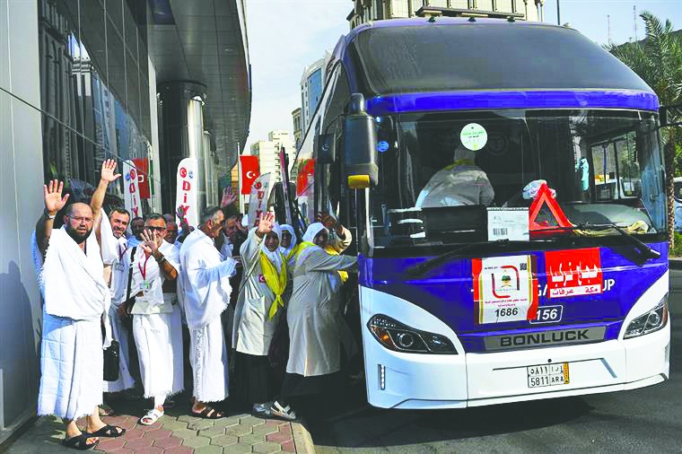 Mavi yelekli ordumuz hacıların rahatı için orada