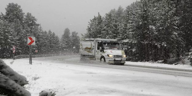 Mayıs ayında görenler şaşkına döndü! Erzurum'da kar sürprizi