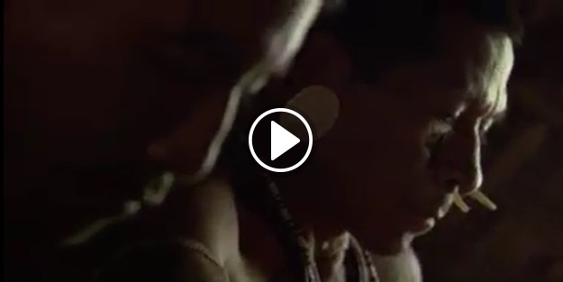 Maymun avlayan yerliler