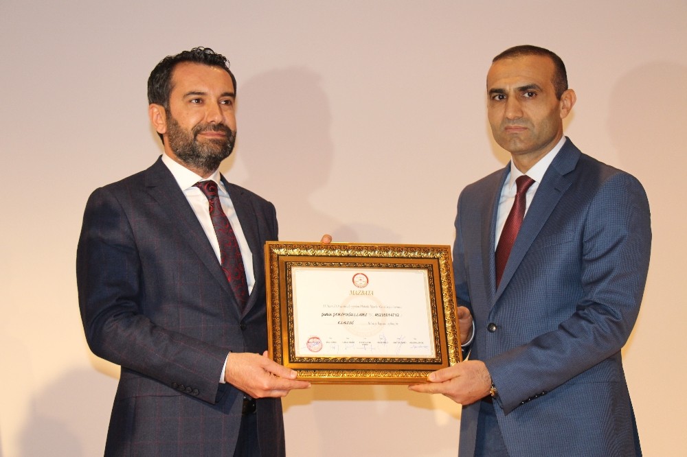 Mazbatasını alan Elazığ’ın yeni başkanı Şerifoğulları, göreve başladı 