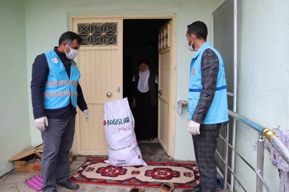 Mazıdağı Müftülüğü 65 yaş ve üstü vatandaşları yalnız bırakmıyor 