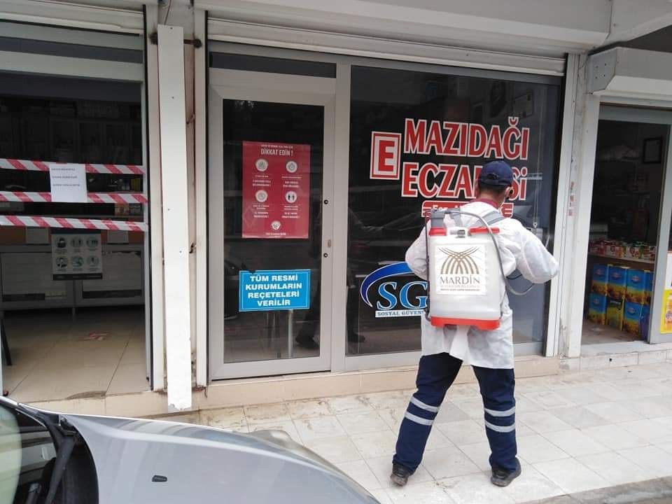 Mazıdağı’nda eczaneler dezenfekte edildi 