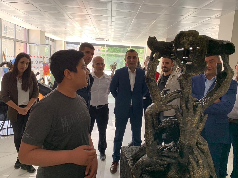 Mazıdağı’nda öğrencilerden kavramsal heykel sergisi 