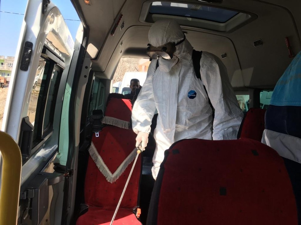 Mazıdağı’nda toplu taşıma ve öğrenci servis araçları dezenfekte edildi 