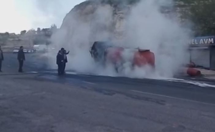 Mazot yüklü tanker alev aldı 