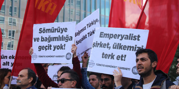 McKinsey önünde Türkiye protestosu!