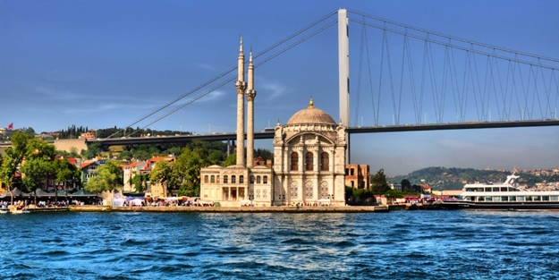 Mecidiye Camii yeniden ibadete açılıyor