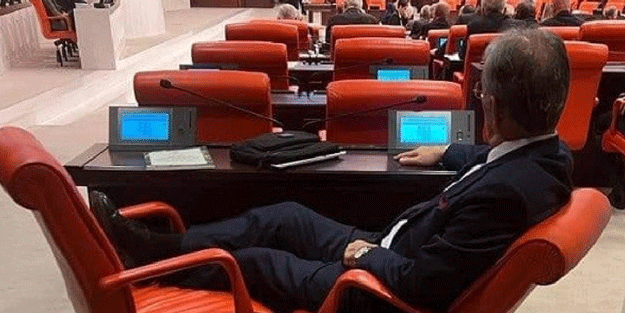 Meclis babanızın çiftliği mi? İYİ Partili vekil böyle keyif yaptı