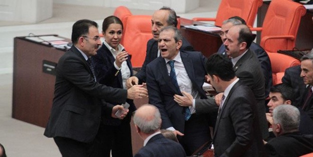 Meclis karıştı!