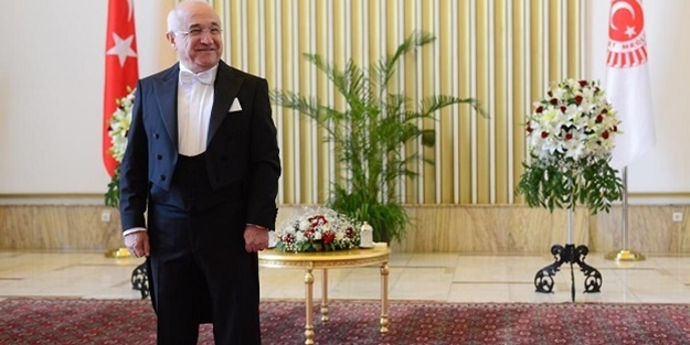 Meclis kutlamalarına katılmadılar