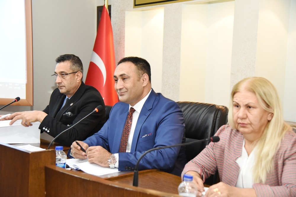 Meclis üyelerinden Başkan Yılmaz’a Kar Festivali teşekkürü 