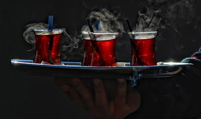 Meclis'in hararetine 32 bin bardak çay