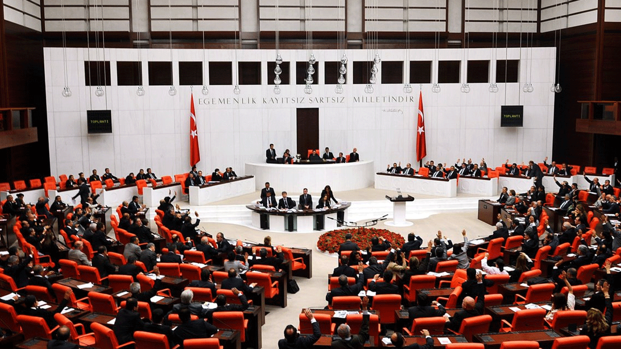 Meclis’te dengeler altüst oldu! O parti yeniden kritik eşiği geçti