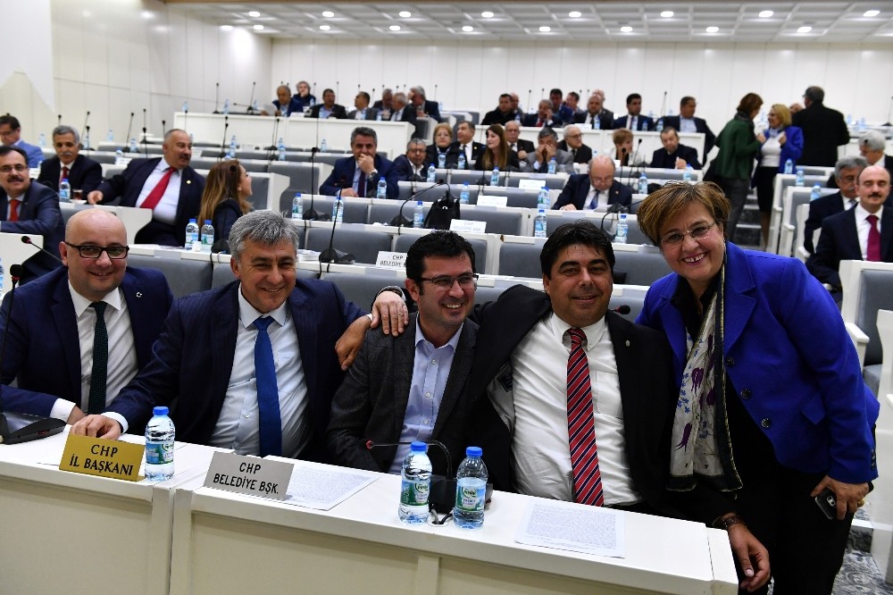 Mecliste duygusal veda