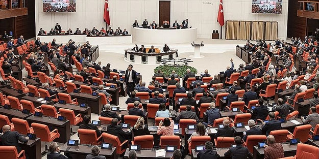 Meclis'te Emeklilikte Yaşa Takılanlar (EYT) tartışması! Meclis tatil edildi