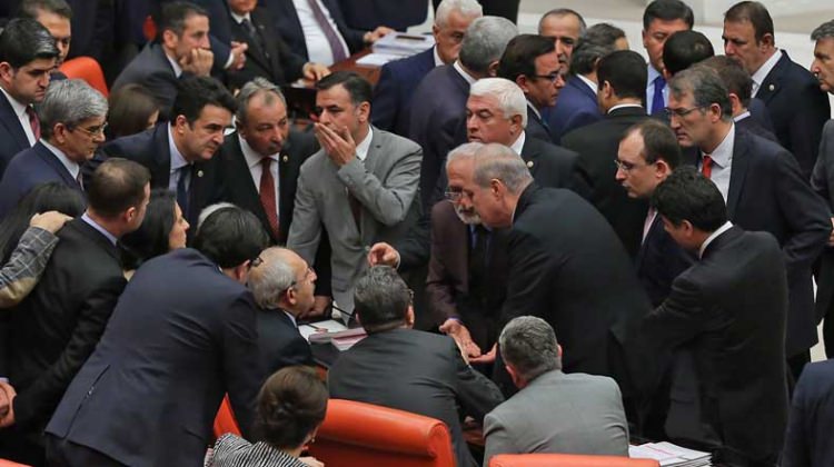 Mecliste gerginlik! Numan Kurtulmuş ile Kılıçdaroğlu görüştü