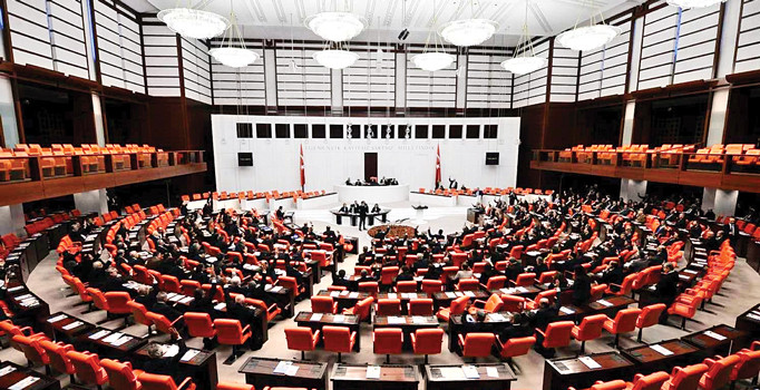 Meclis'te hangi partinin kaç fezlekesi var?