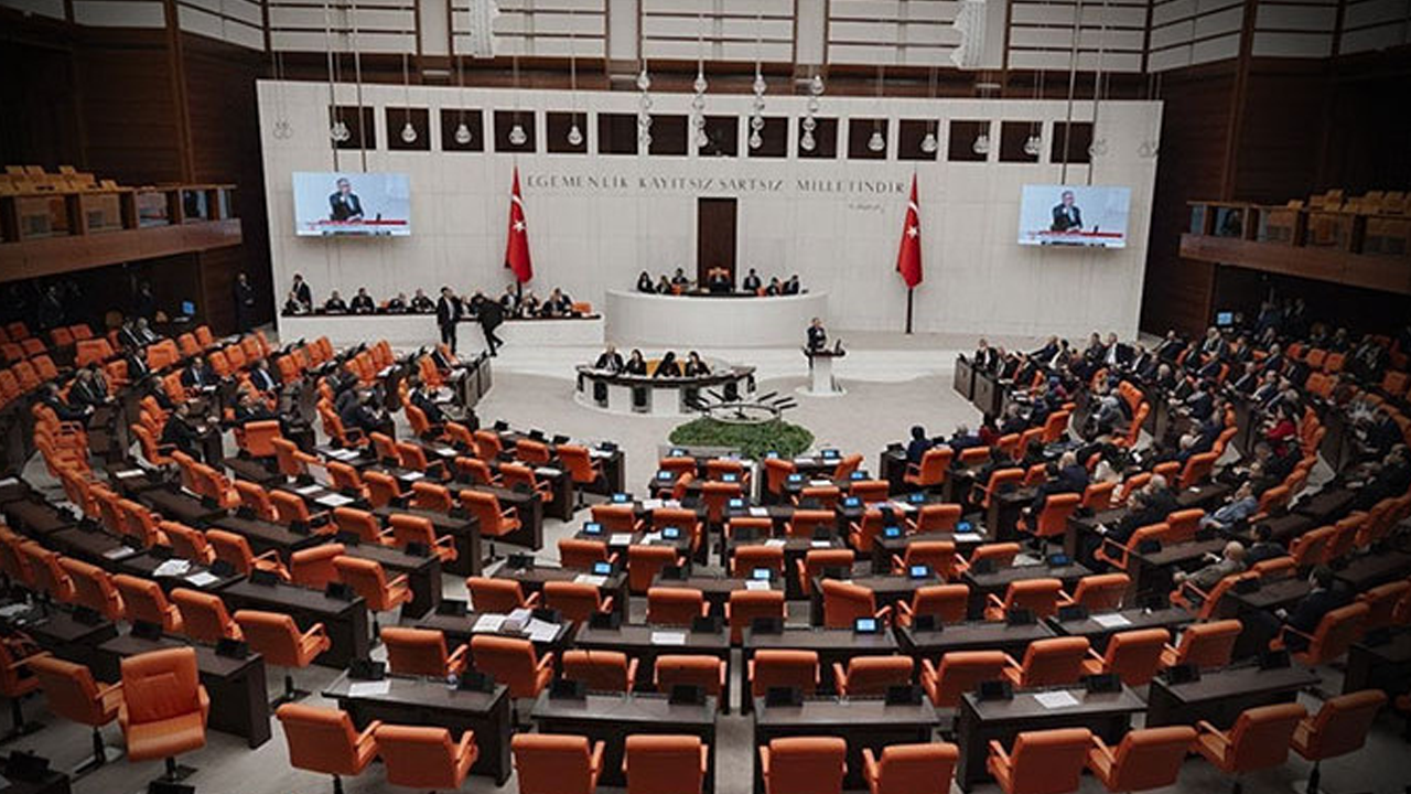 Meclis'te ilginç anlar: Ofsayt kaldırılsın!