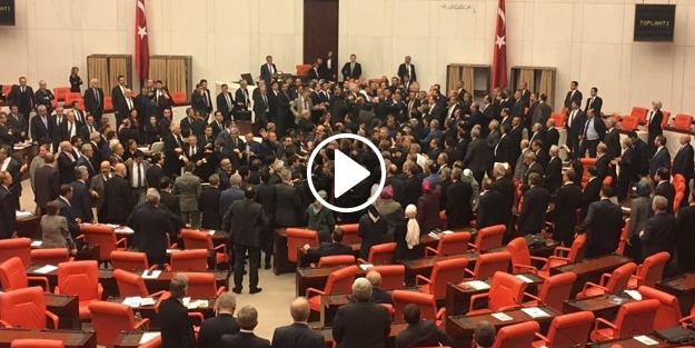Meclis'te kavga çıktı!