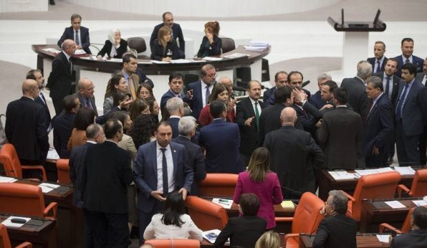 Meclis'te sert tartışma!