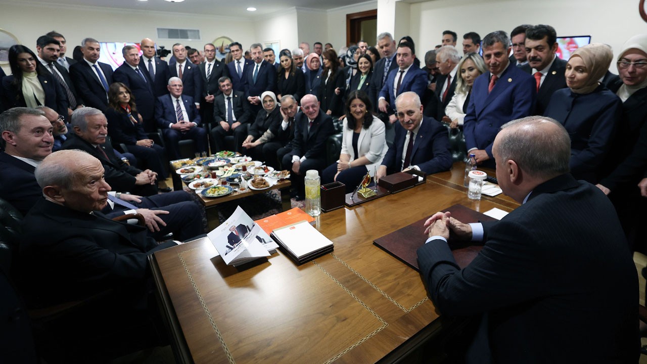 Meclis'te sürpriz toplantı! Başkan Erdoğan'dan parti liderleriyle zirve