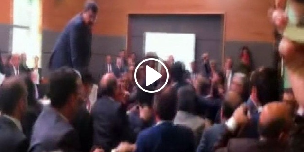 Mecliste tansiyon yine yükseldi