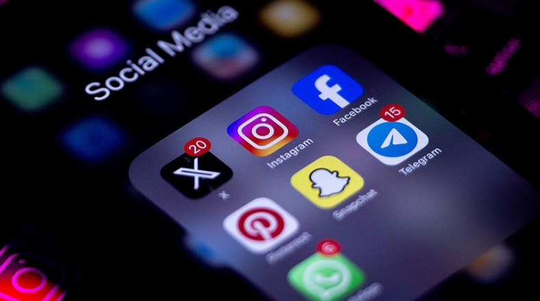 Meclis'ten aile ve çocuk hamlesi: Sosyal medyaya yaş sınırı, babaya 10 gün izin